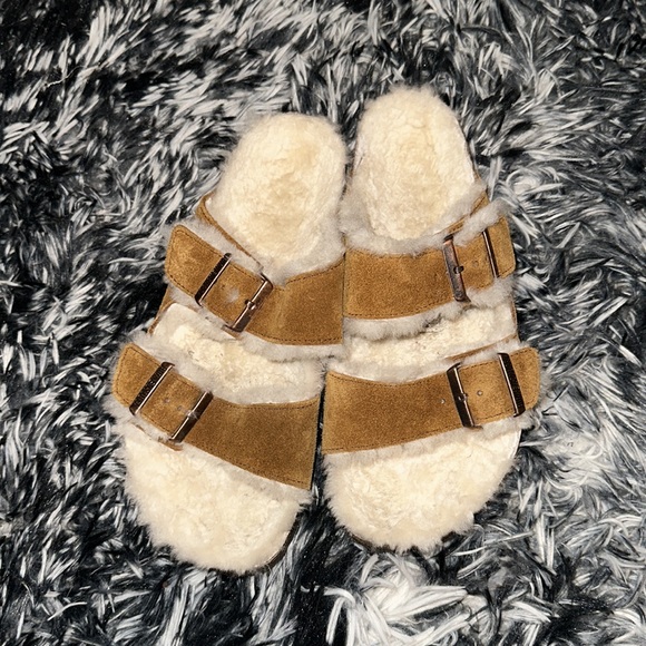 Arizona Shearling Birkenstocks - Picture 2 of 6